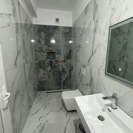 Hotel Kaloshi 4*