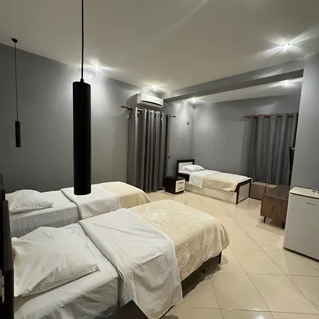 Hotel Kaloshi 4*